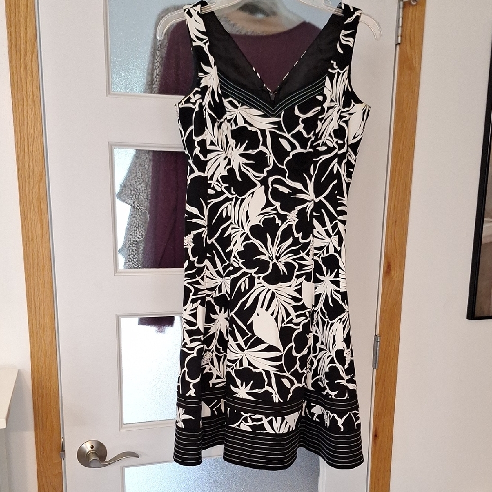 Nine West Monochrome Floral Mini Dress
